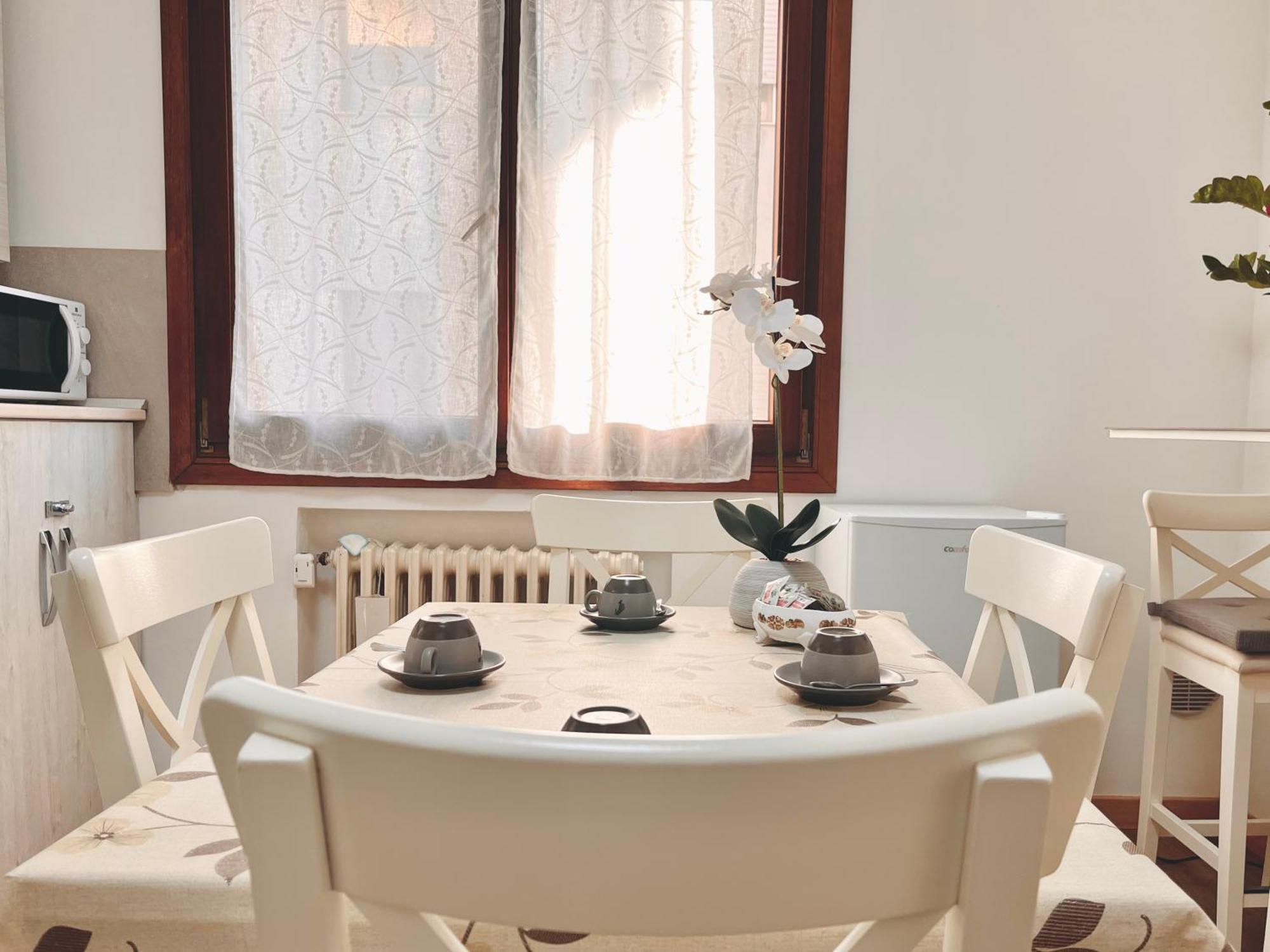 Marco Polo House Apartment เมสเตร ภายนอก รูปภาพ